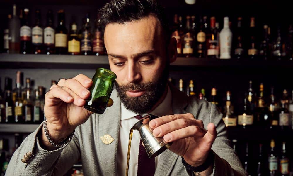 Home Five-O Clocktails แคมเปญการแจกเงินช่วยเหลือ Bartender ในช่วง Lockdown ให้ส่งคลิปการทำ Cocktail เข้ามา ถ้าได้เลือกรับเงินไป 250 เหรียญออสเตรเลีย