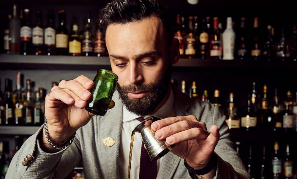 Home Five-O Clocktails แคมเปญการแจกเงินช่วยเหลือ Bartender ในช่วง Lockdown ให้ส่งคลิปการทำ Cocktail เข้ามา ถ้าได้เลือกรับเงินไป 250 เหรียญออสเตรเลีย